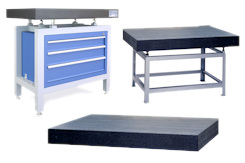 Messplatten / Kontrollplatten aus blau - schwarzem Naturhartgestein ''Impala'' (Granitplatten). Ebenheit nach DIN 876, Ganauigkeiten 00, 0 und 1. Passende Untergestelle mit oder ohne Schrankunterbau sowie Zubehör (Tischlagerungen)